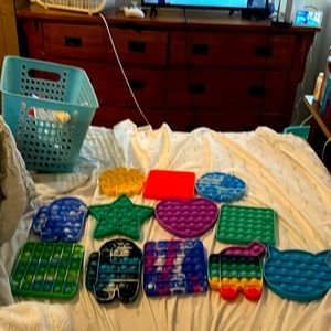 Pop sockets